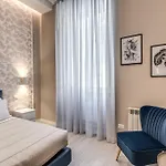 Daire Pretorius Charming New Roma