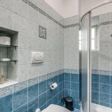 Pretorius Charming New